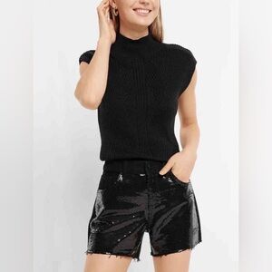 NWT Express Boyfriend Mid Rise Sequin Front Raw Hem Boyfriend Jean Shorts 🖤